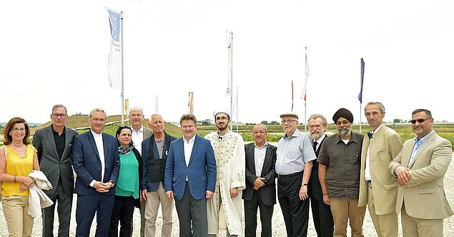 Bgm. Ludwig mit Vertretern des Vereins Campus der Religionen