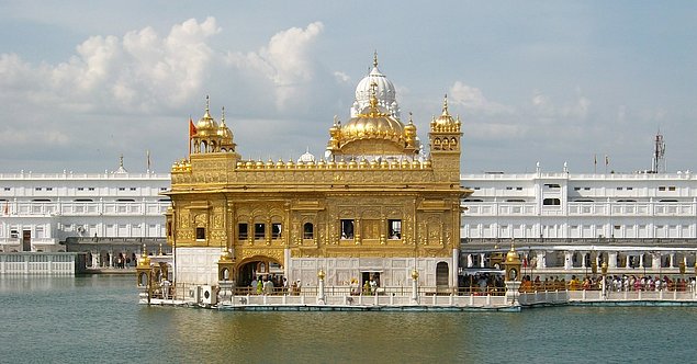 Hari Mandir ist das höchste Heiligtum der Sikhs in Amritsar, Punjab