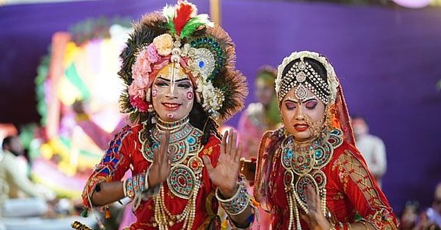 Frauen beim Janmashtami Fest in Indien