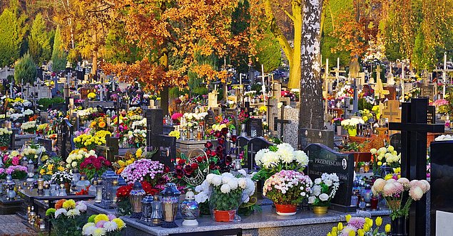 Friedhof im Herbst - Allerheiligen, Allerseelen